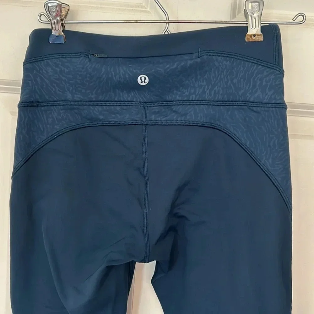 Lululemon cold pacer high-rise tight leggings size 4 blue nocturnal shift & boss